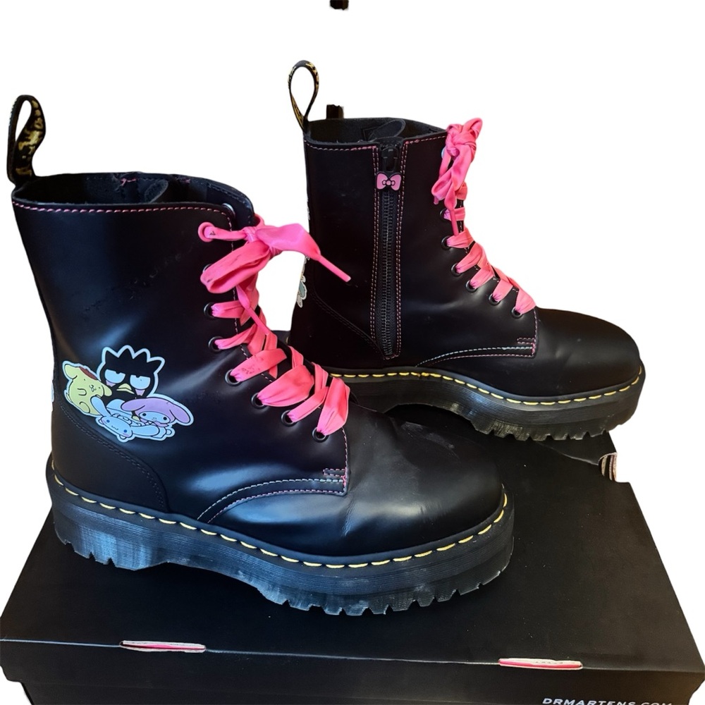 Doc Marten X Hello Kitty and Friends Jadon Platform Chunky Boots NWOT Size 11